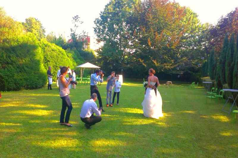 Fotografie nel giardino della location