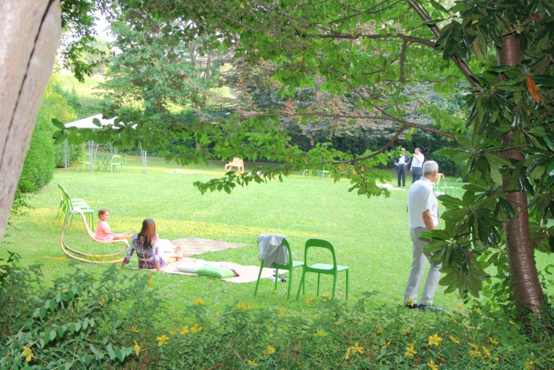 Il prato grande come area relax per una ausa durante il ricevimento